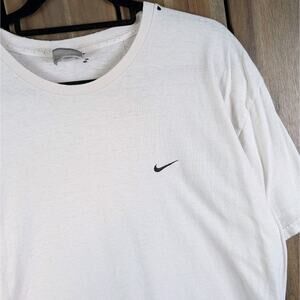 Nike Embroidered Swoosh Vintage Y2K Silver Tag Distressed Essential T-shirt XL
